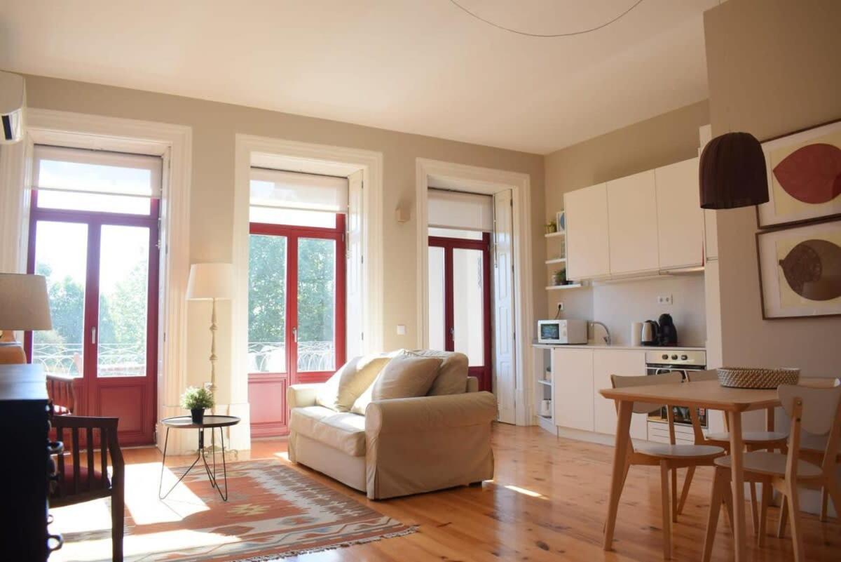 Liiiving In Porto - Vintage Balcony Apartment Luaran gambar