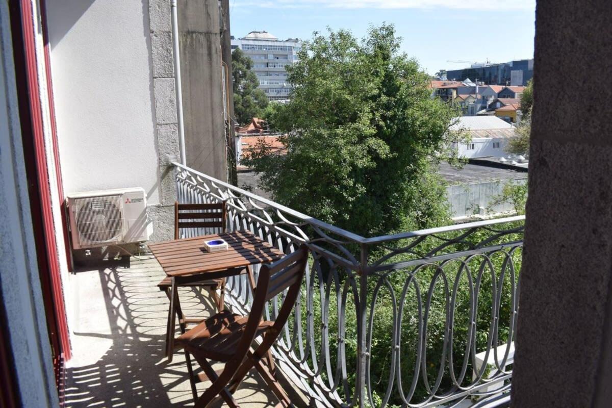 Liiiving In Porto - Vintage Balcony Apartment Luaran gambar